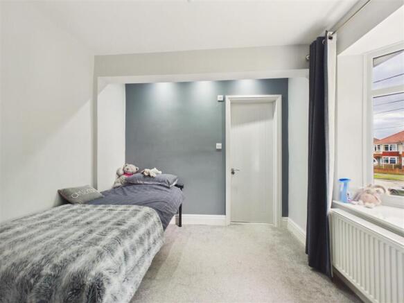4 bed Semi-Detached for sale Image 10