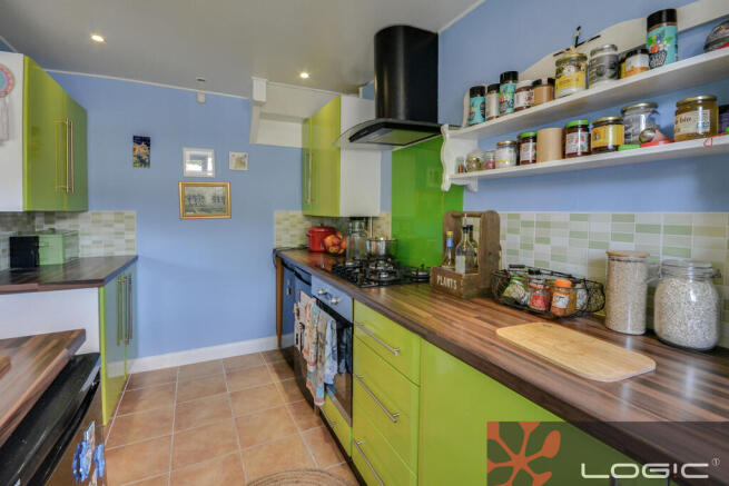 Photo 8