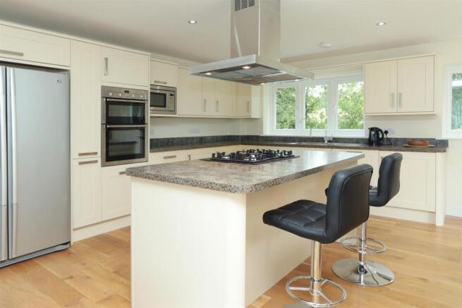 LUXURY KITCHEN