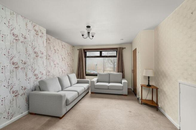 13 Balmoral Avenue, Dundee, DD4 8SD photo 2