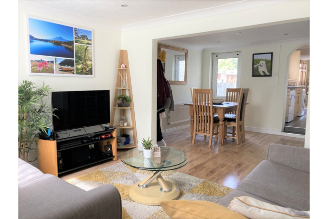 Lounge/Dining Room