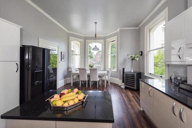 4 Bedroom Apartment, Ferndale, Tunbridge Wells photo 4