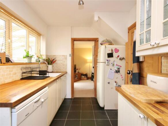 A spacious 3 bedroom home in sought-after Chew Magna. photo 4