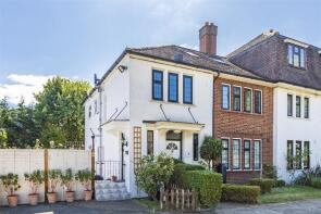 9, Stangate Mansions, Tower Road, Twickenham TW1 4PW