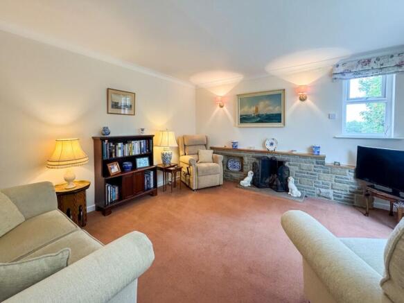 4 bed Detached for sale Image 6