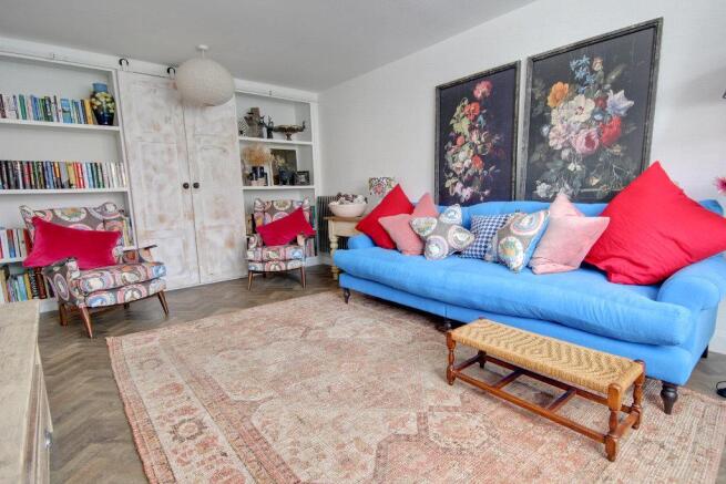 4 bed Detached for sale Image 5