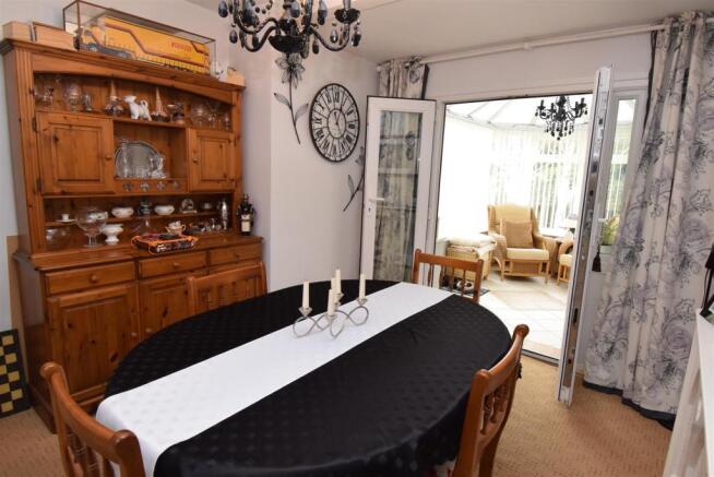 Dining Room/Bedroom 3