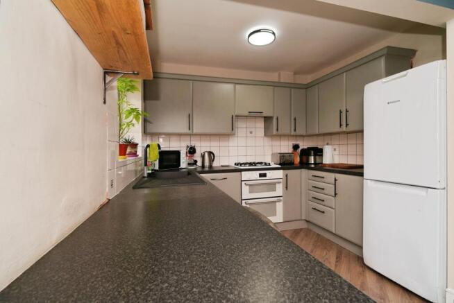 2 bed Semi-Detached for sale Image 11