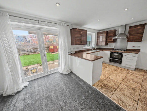 Yew Tree Close, Spring Gardens, Shrewsbury. SY1 2UR photo 4