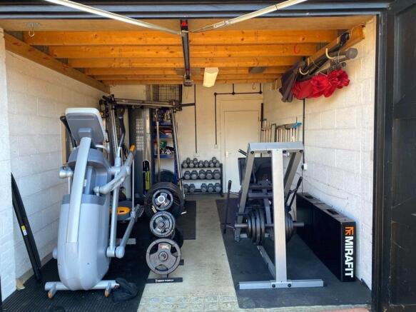 Garage/Gym