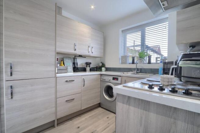 3 bed Semi-Detached for sale Image 4