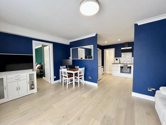 Lounge:Dining Room