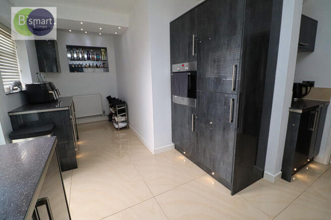 3 bed Semi-Detached for sale Image 5