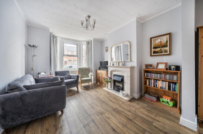 1408919-20-698211...