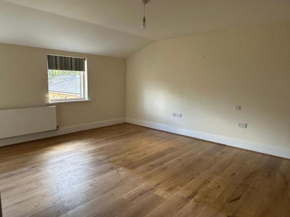 4 bed Town House for sale Image 11