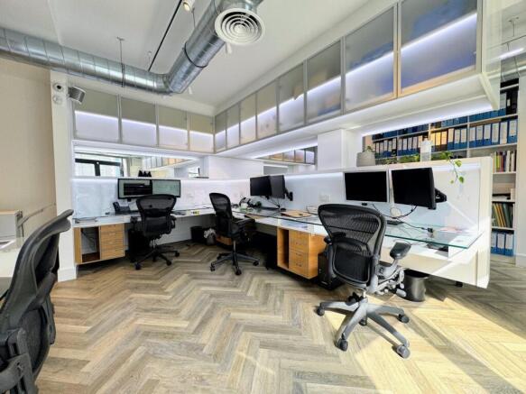 Unit B 1618 Marshalsea Road CC photos main offic