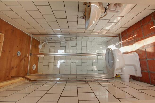 'Shinny' En-Suite