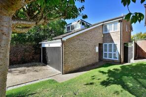 28, Meadowbank, Watford WD19 4NP