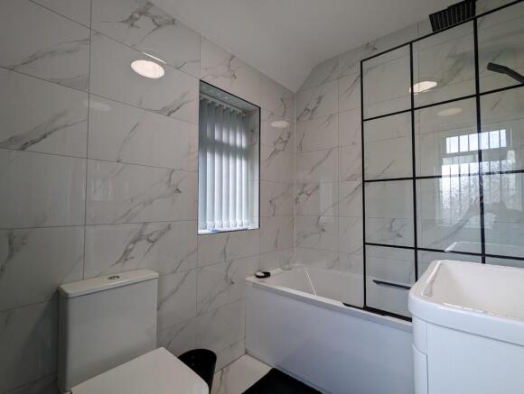 2 bed Semi-Detached to rent Image 7