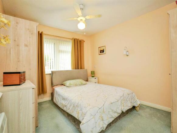 2 bed Apartment for sale Image 8