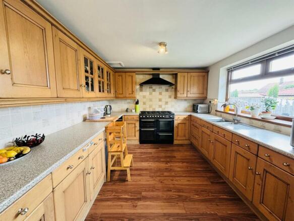 Kitchen Diner Living Area