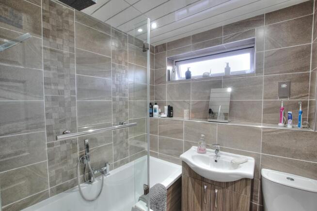 16 Bathroom