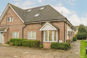 3, 215 Queenswood Court, Upper Halliford Road, Shepperton TW17 8SP