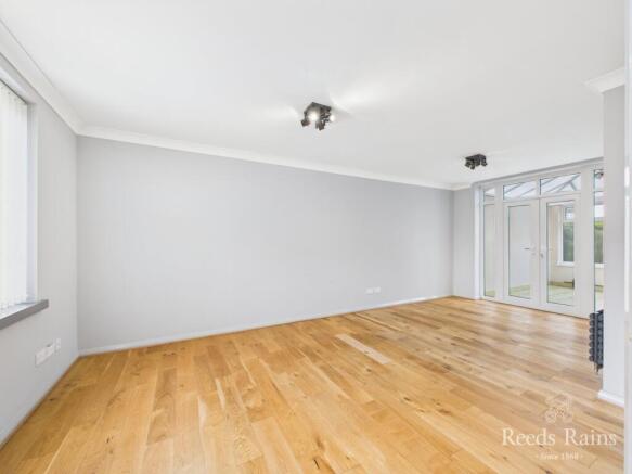 3 bed Semi-Detached for sale Image 7