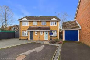 64, Woodfield Way, Theale, Reading RG7 5QR