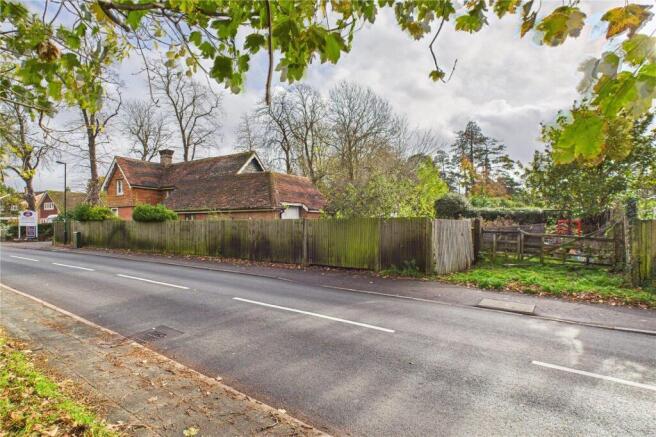 Rusper Road, Ifield, Crawley photo 4