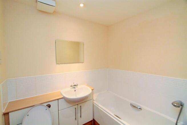Bathroom.JPG