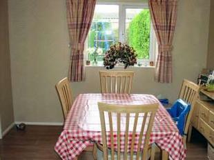DINING ROOM 10'9 x 8'7