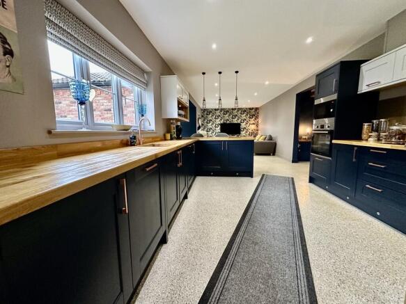 3 bed Detached for sale Image 12