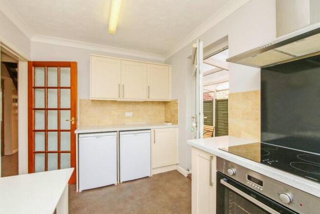 2 bed Detached for sale Image 4