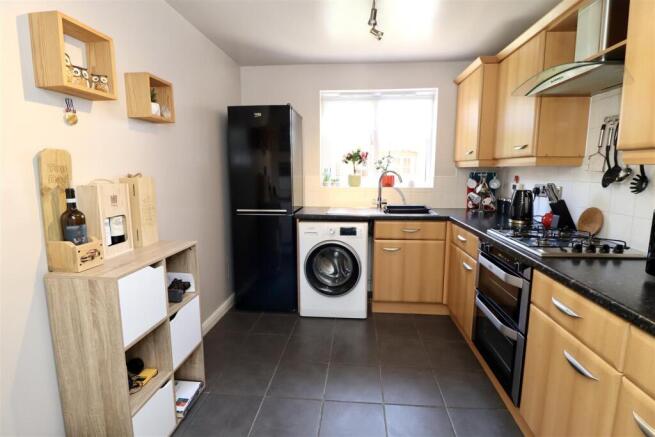 3 bed Semi-Detached for sale Image 5