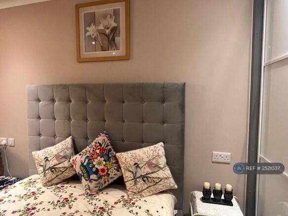 King Size Bed 