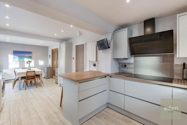 KITCHEN/DINER