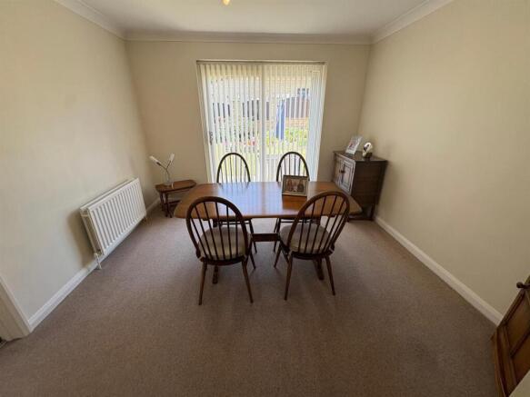 4 bed Detached for sale Image 8