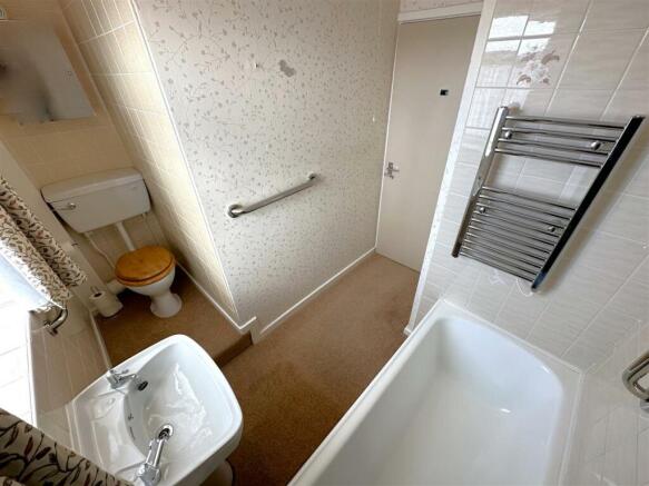 Three-Piece Bathroom 803