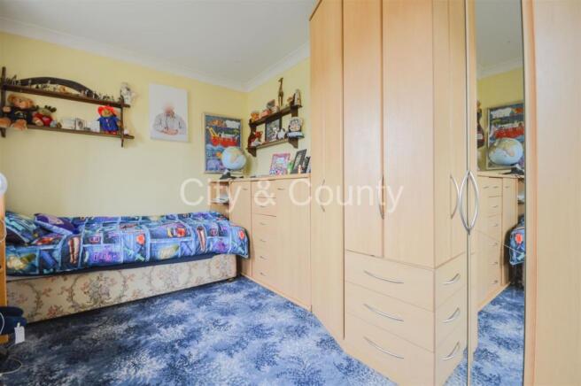 bedroom 4.jpg