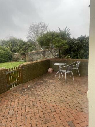 Flat 2 Southdown - Patio garden_.jpg
