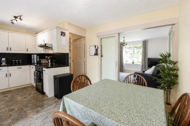 20 JUB KITCHEN.png