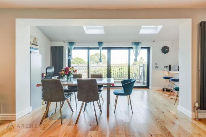 4 bed Detached for sale Image 5