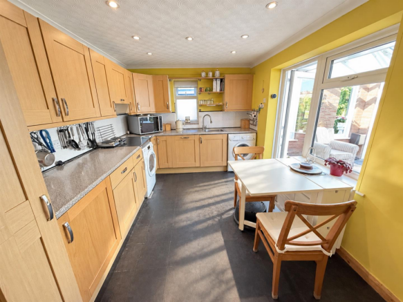Bridgenorth Road, Pensby, Wirral photo 3