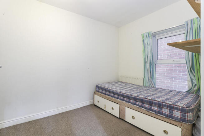 5 bed Detached for sale Image 9