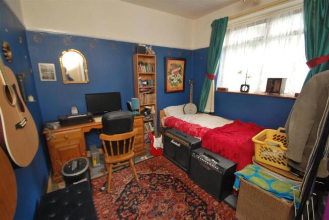 2 Woodford Close - B