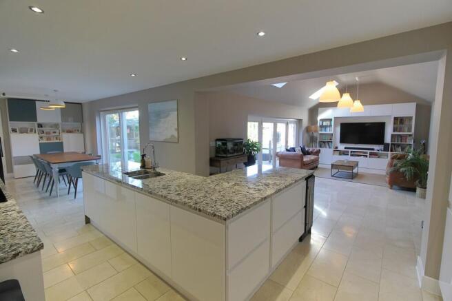 Open Plan Entertaining Kitchen