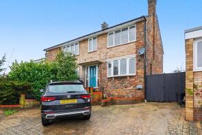 216, Lonsdale Drive, Rainham, Gillingham ME8 9JN