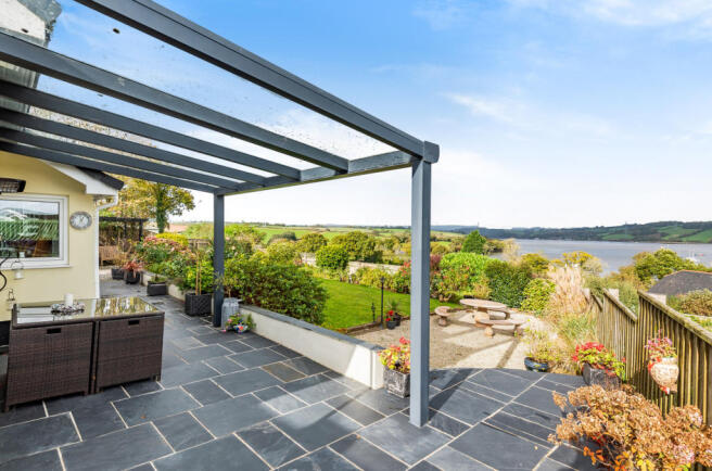 Rear Garden & View