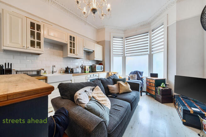 ec8d4939-8ffa-482...